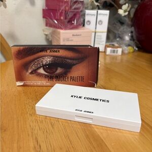 Kylie Cosmetics ~ The Smokey Palette 10 Pan Pressd Powder Eyeshadow, BNIB, New